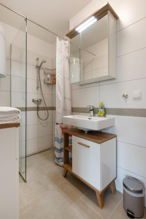 Gruene Ruhelage, 20 Minuten Ins Zentrum Und Parkgarage Vienna Exterior photo